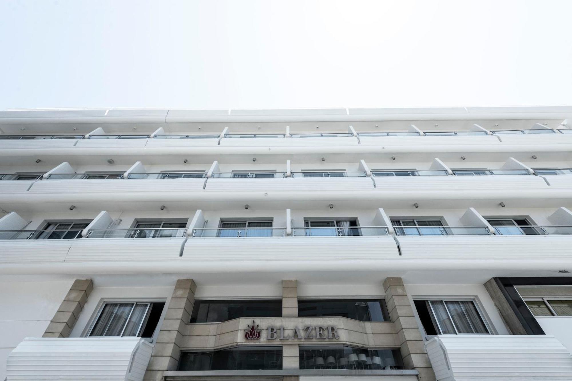 Blazer Residence Larnaca Exteriör bild